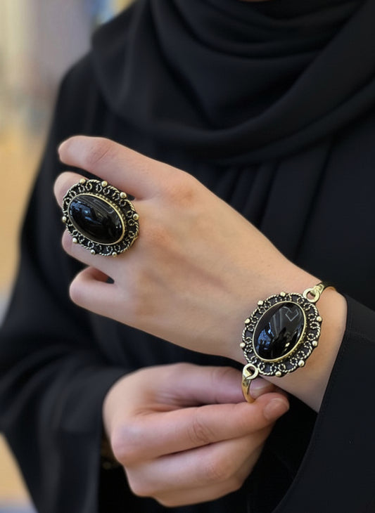 طقم فريده الملكي