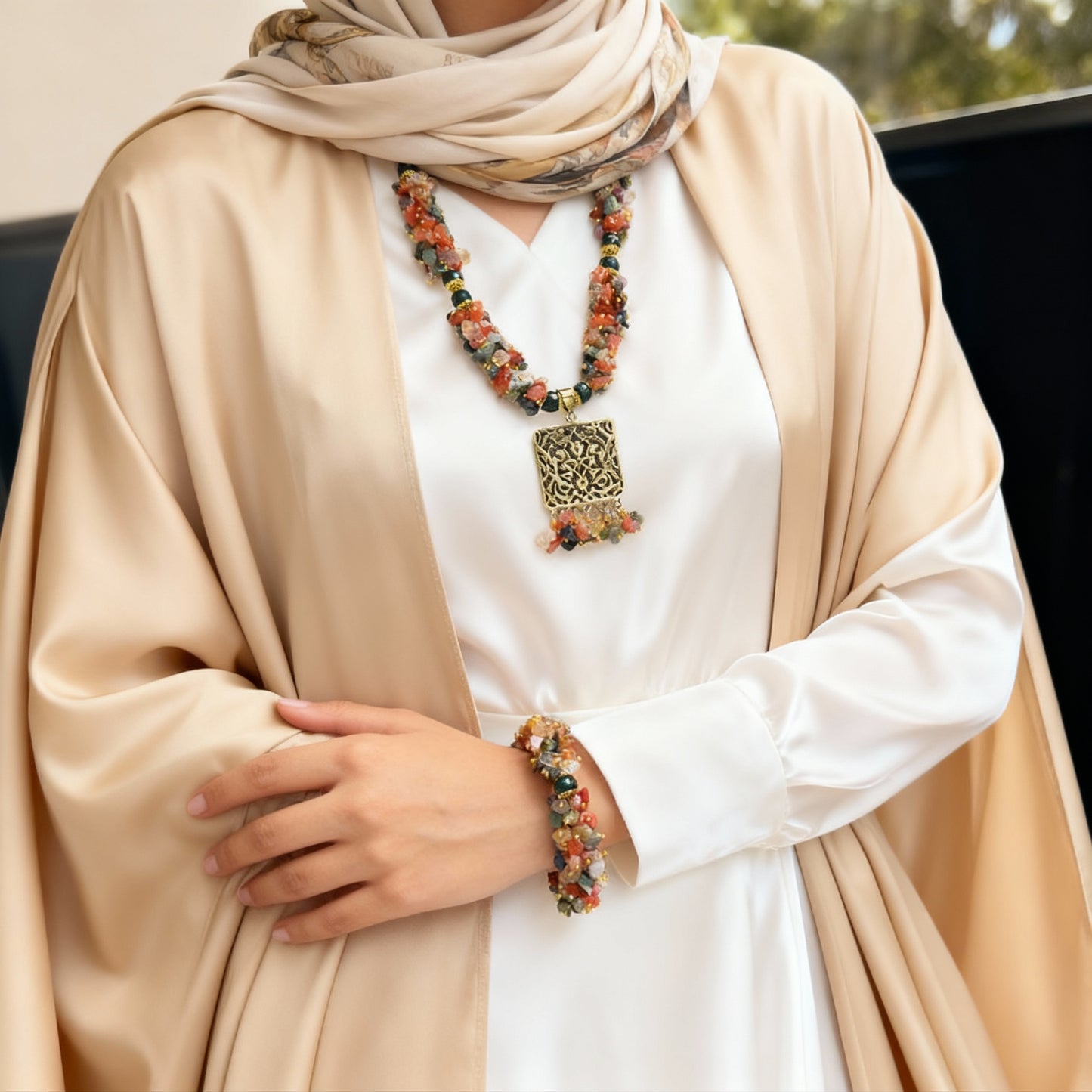 طقم ليلي بالعقيق الملون
