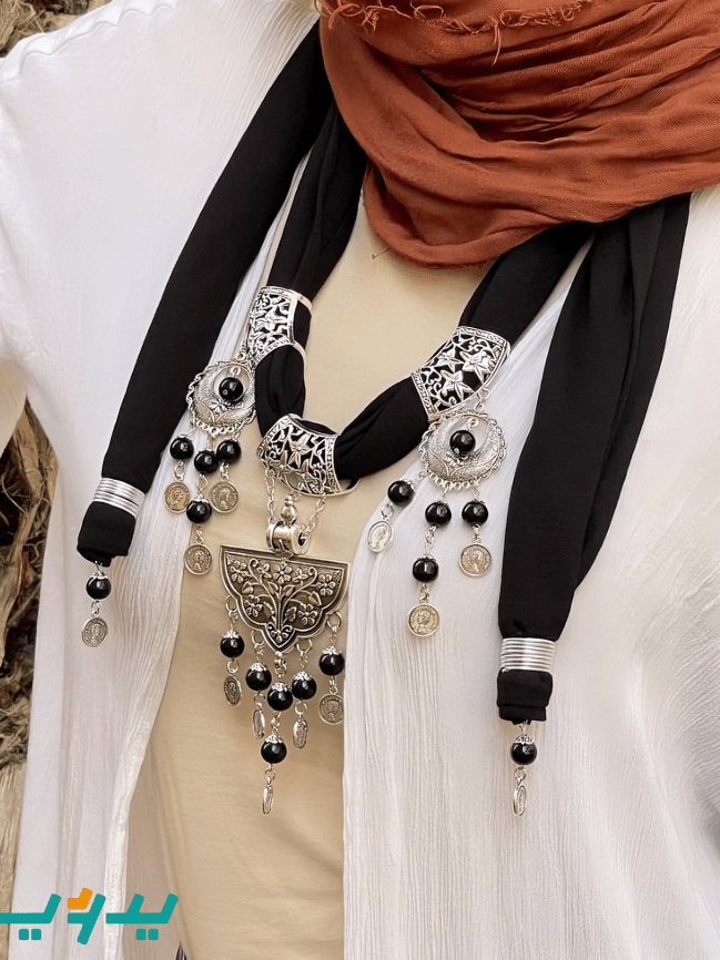 شال رقبة نوره – أسود بأحجار العقيق