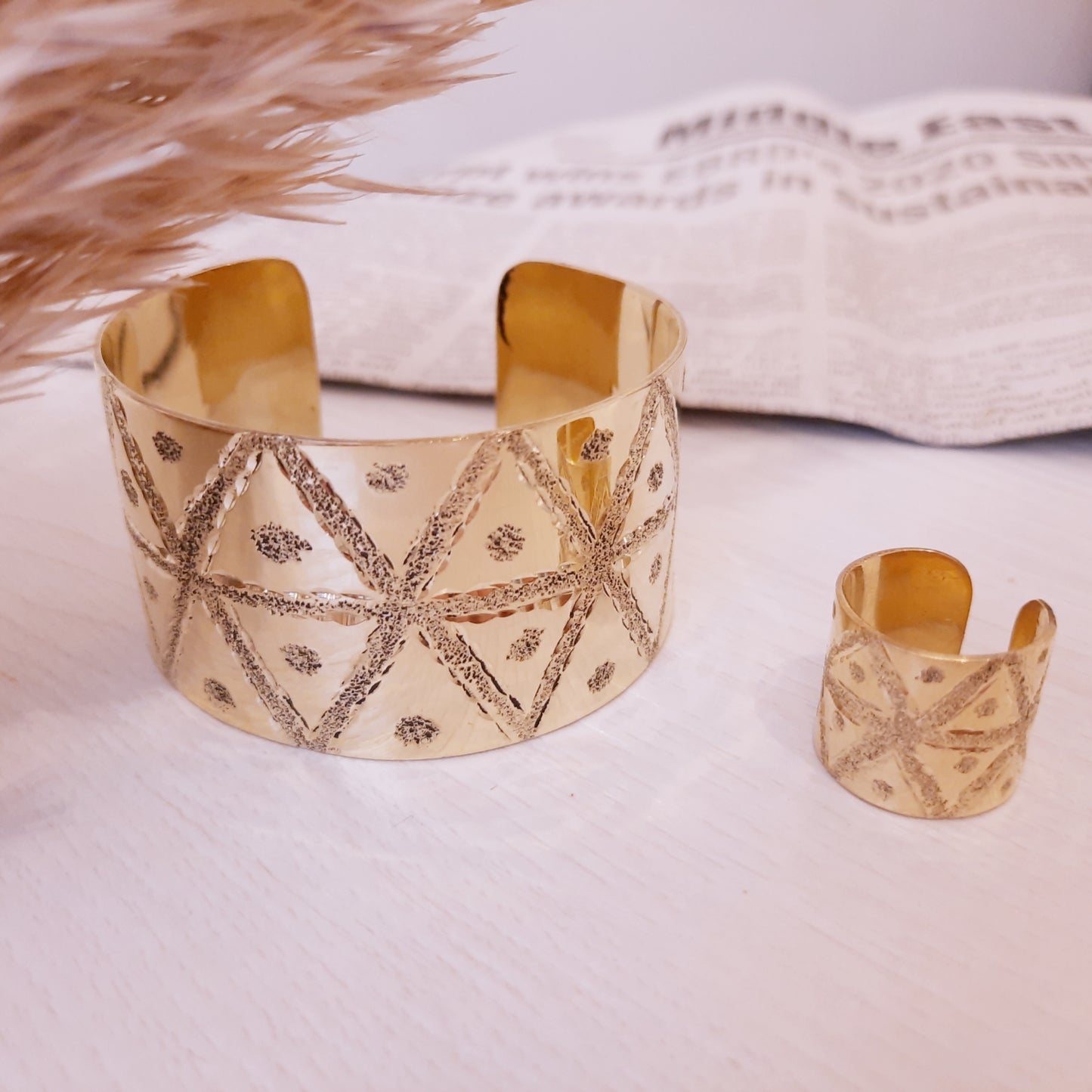 طقم ليال المزخرف - مطلي بماء الذهب