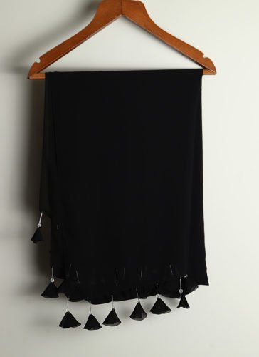 طرحه كريب شيفون بأطراف يدوية – أسود (7563112153302)