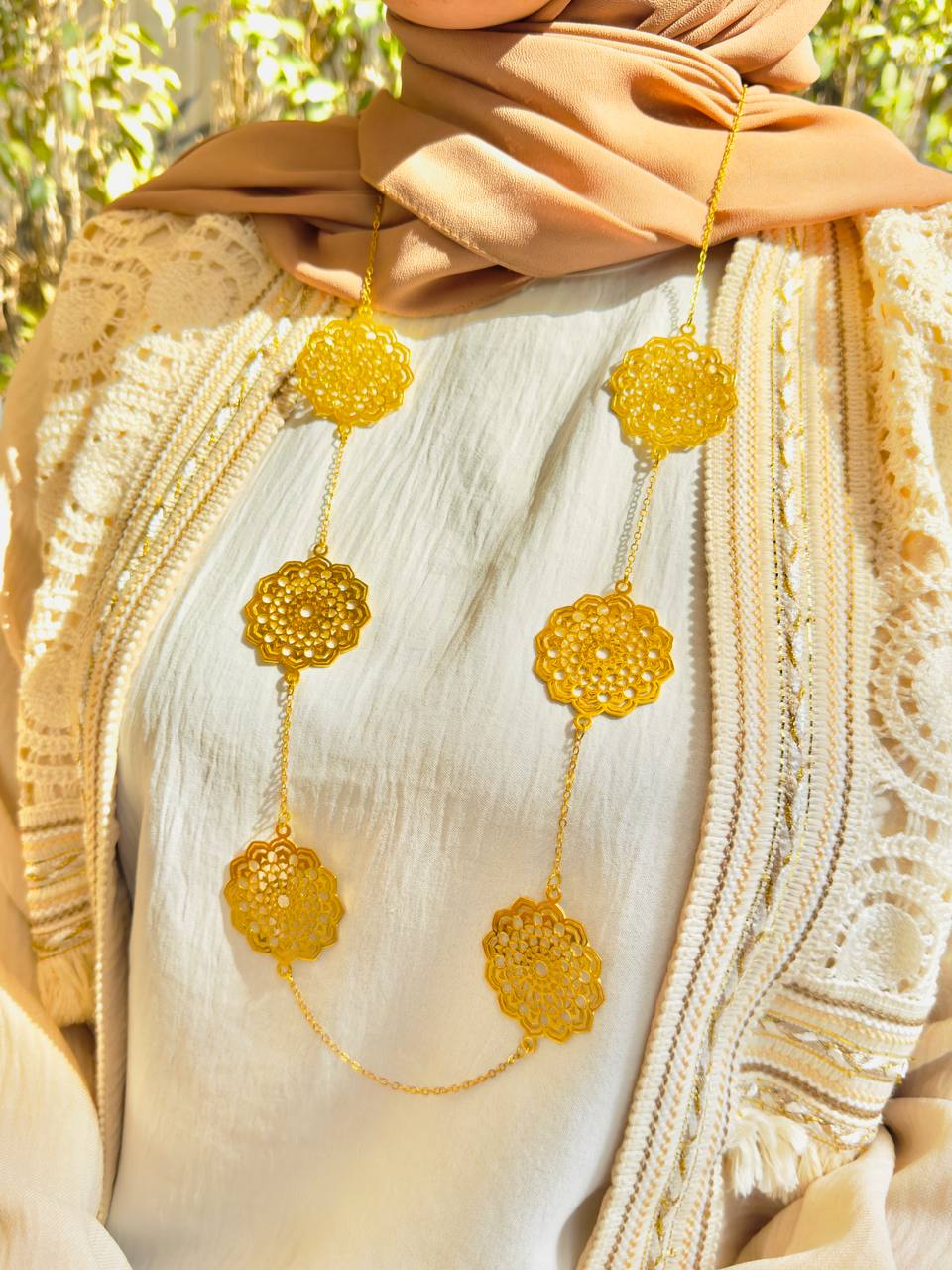 عقد مسرة - مطلي بماء الذهب