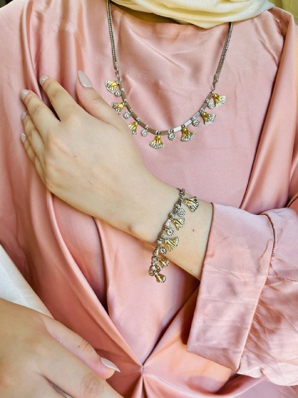 طقم عربي راقي مطلي ذهب و فضة