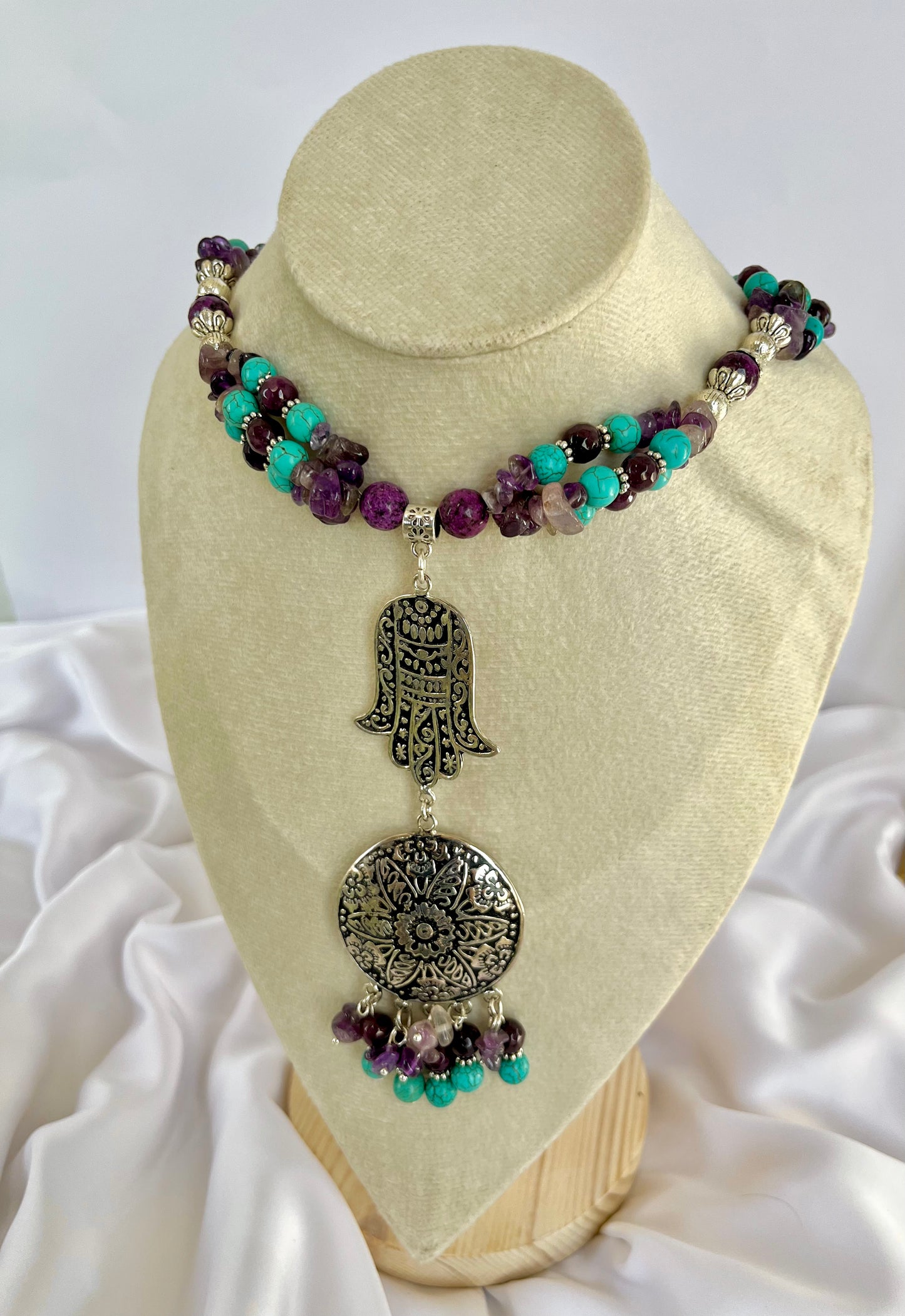 عقد ياقوت من حجر العقيق والفيروز