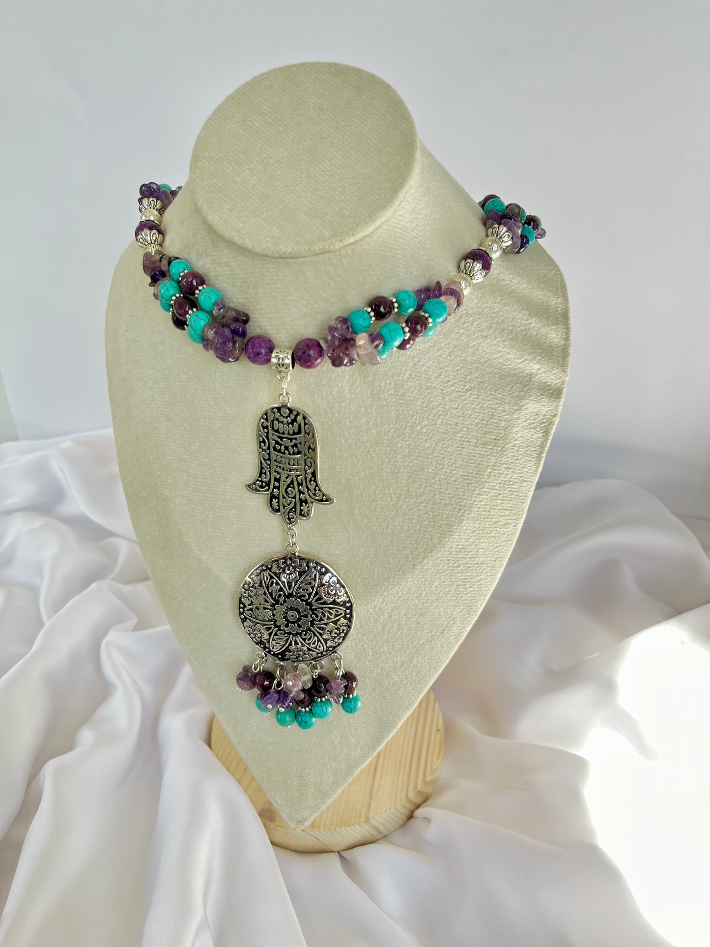 عقد ياقوت من حجر العقيق والفيروز