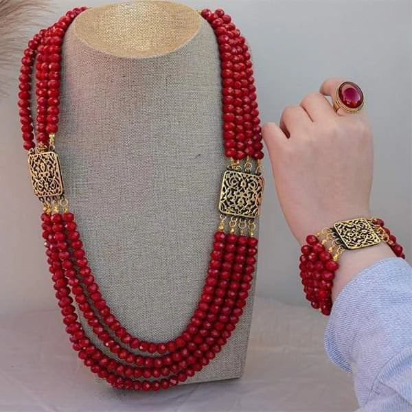 طقم كريمة من حجر الكريستال