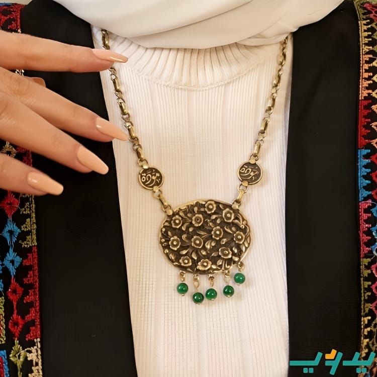 عقد صافي الراقي - نحاس مع أحجار العقيق