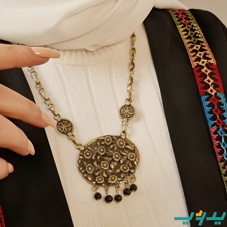 عقد صافي الراقي - نحاس مع أحجار العقيق