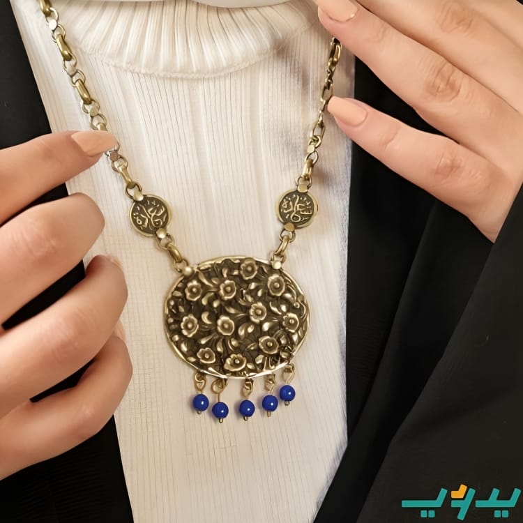 عقد صافي الراقي - نحاس مع أحجار العقيق