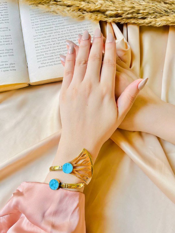 اسوارة لوتس ملية بماء الذهب