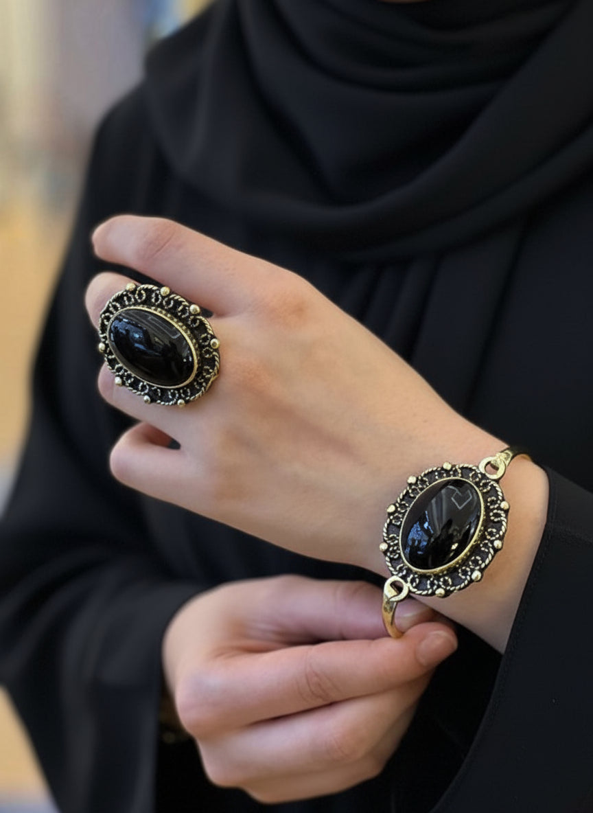 طقم فريده الملكي