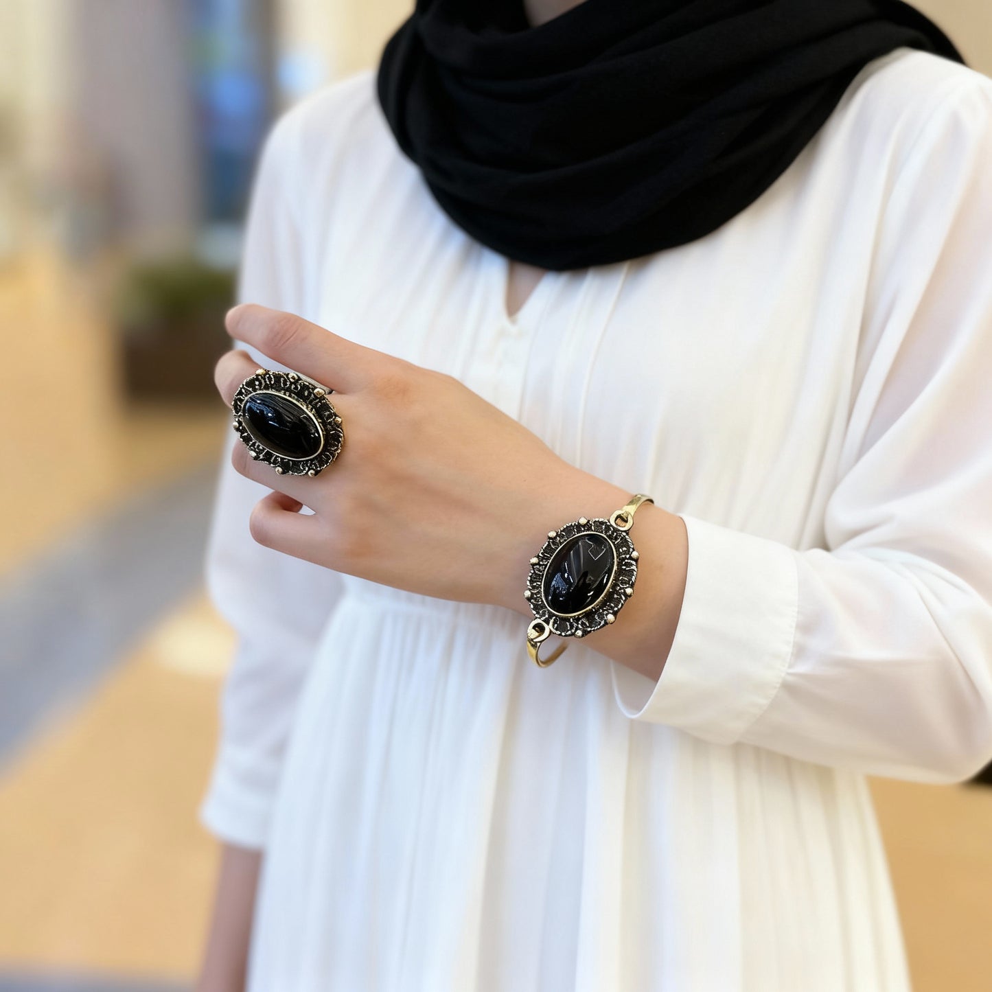 طقم فريده الملكي