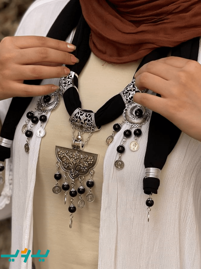 شال رقبة نوره – أسود بأحجار العقيق