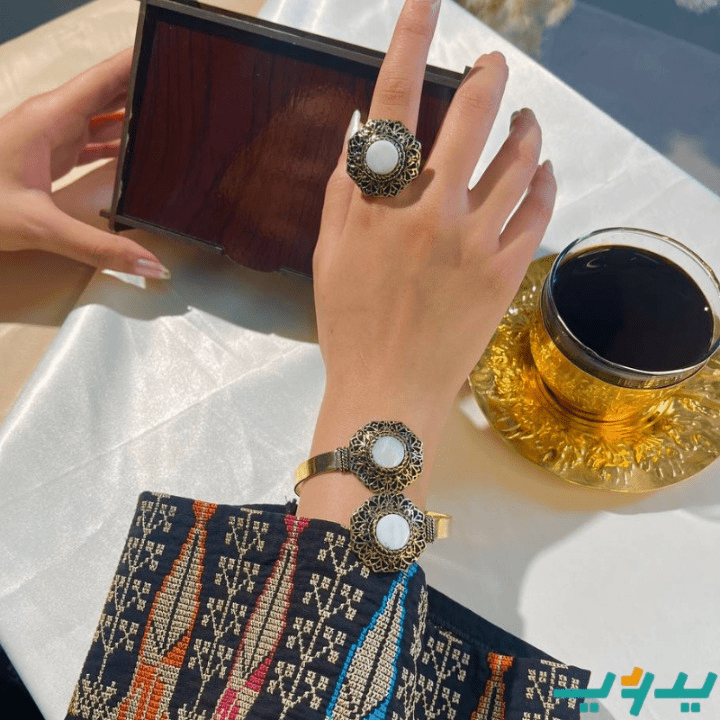 طقم وردة التيوليب الأبيض – نحاس