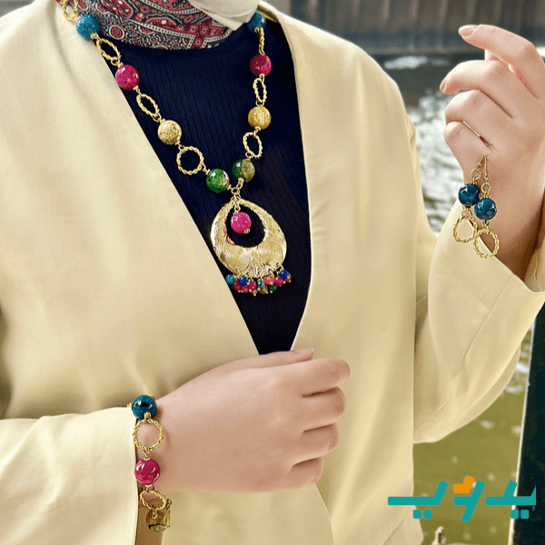 طقم ليان بتصميم و لمسة عربية - عقيق ملون