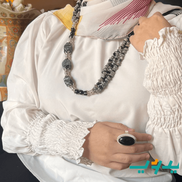 طقم صوفيا من أحجار العقيق و الصدف - مطلي بماء الفضه