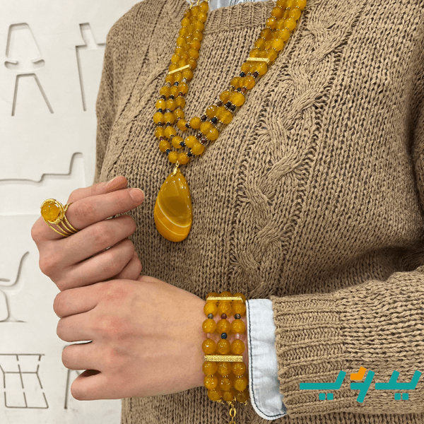 طقم الكوثر بحجر الكهرمان - مطلي بالذهب