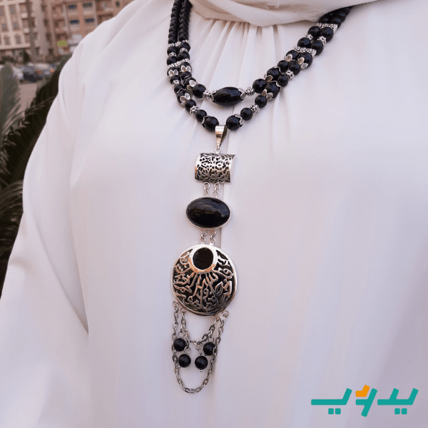 طقم "فالله خير حافظا "بحجر العقيق - مطلي بماء الفضه