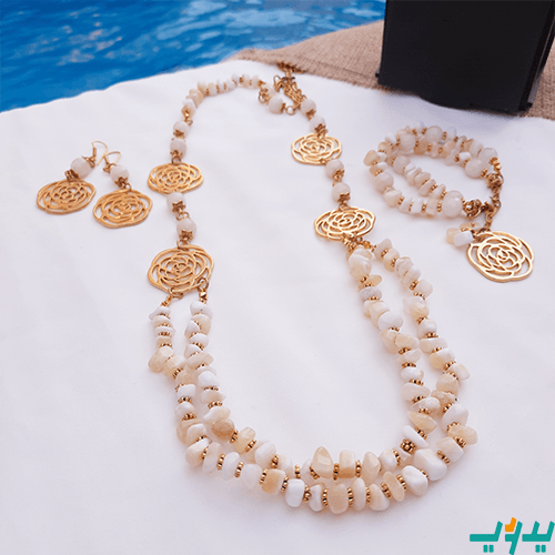 طقم كسر صدف مع دلايا مطليه دهب (7719038451926)