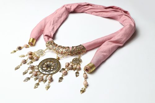 شال رقبه بعقد الوردة العربي – كشمير فاتح (7550572298454)