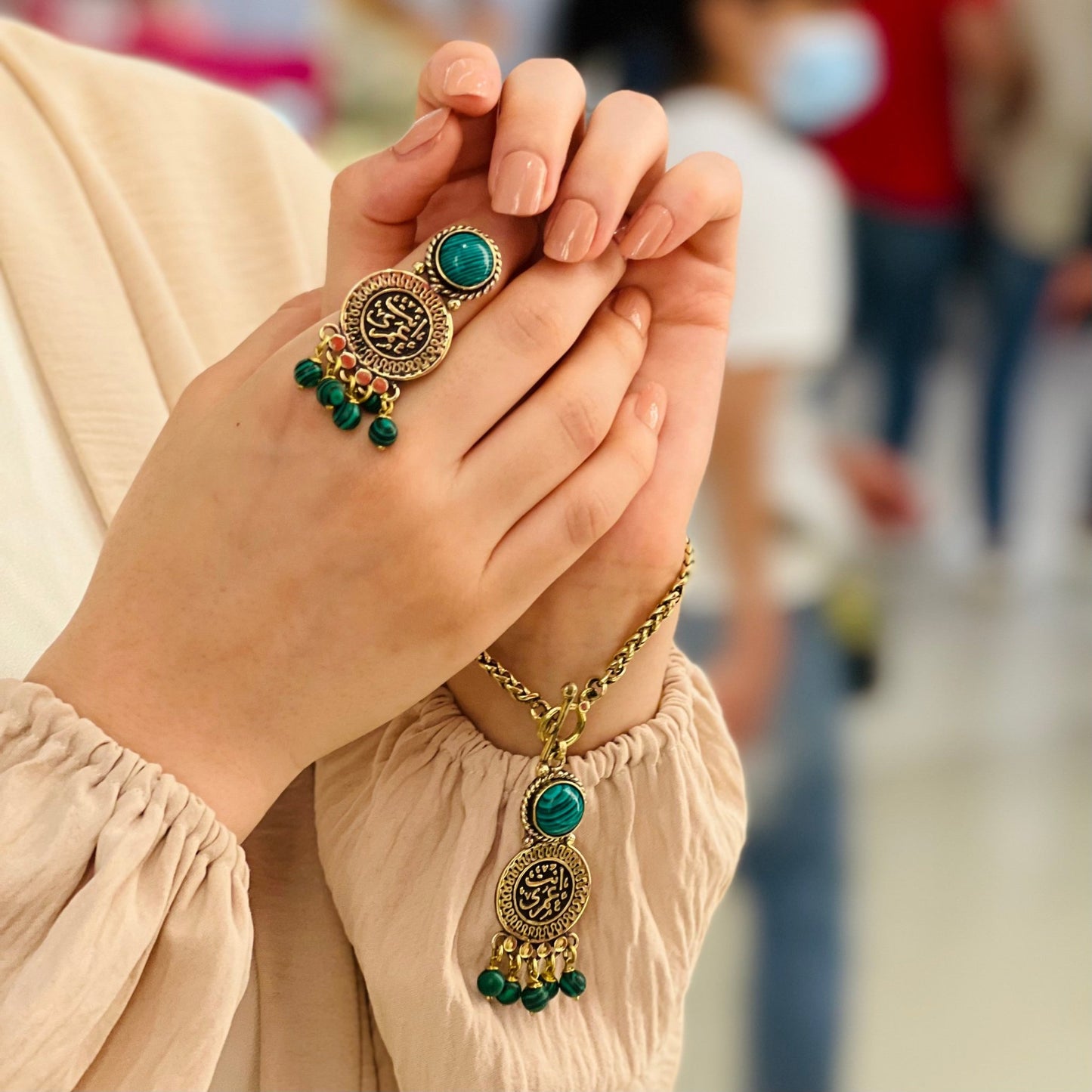 طقم عربي أخضر جميلة - خاتم و أسورة (7779443769558)