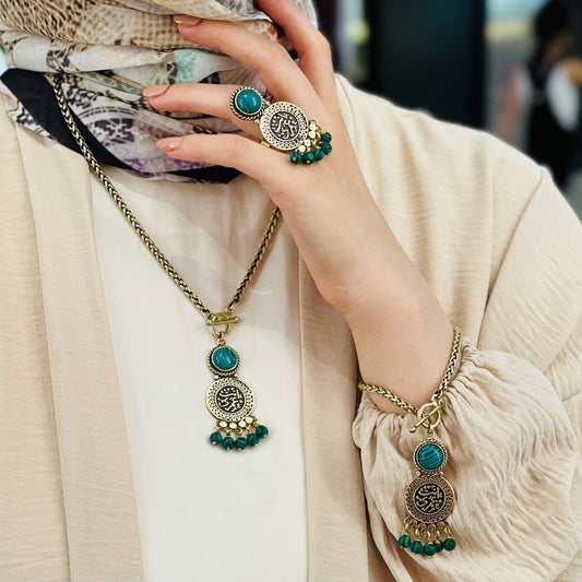 طقم عربي أخضر جميلة - سلسلة و خاتم و أسورة (7750063128790)